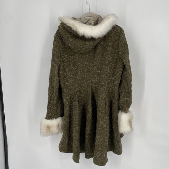 Hot Topic Claire Outlander Olive Green  Coat with Faux Fur Trim - Picture 6 of 7